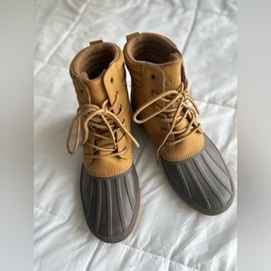 Heavy duty leather/rubber waterproof boots worn only once!